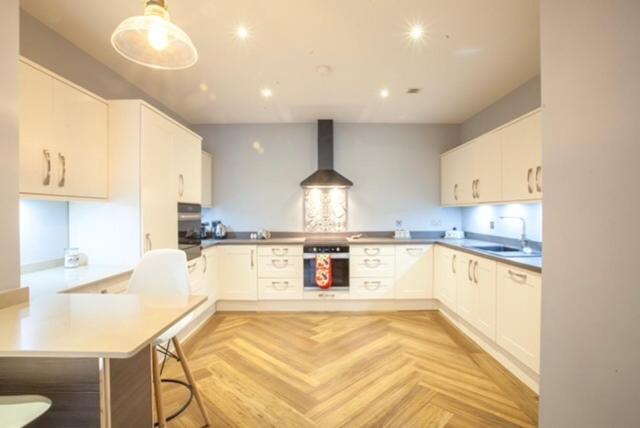 Stylish 2 Bedroom Apartment In Park Circus, West End グラスゴー エクステリア 写真