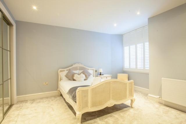 Stylish 2 Bedroom Apartment In Park Circus, West End グラスゴー エクステリア 写真